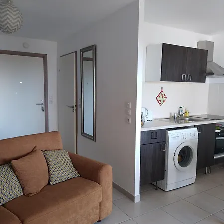 Rdc Avec Terrasse Et Parking Prive Apartman
