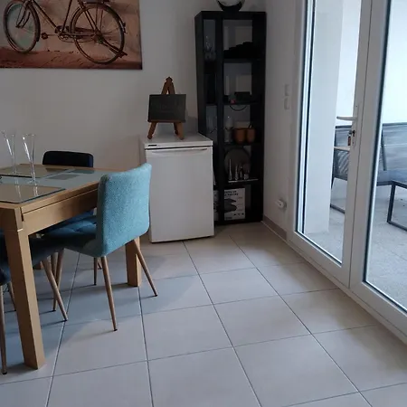 Rdc Avec Terrasse Et Parking Prive * 아그